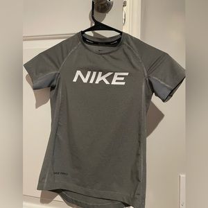Nike dri-fit fitting tee